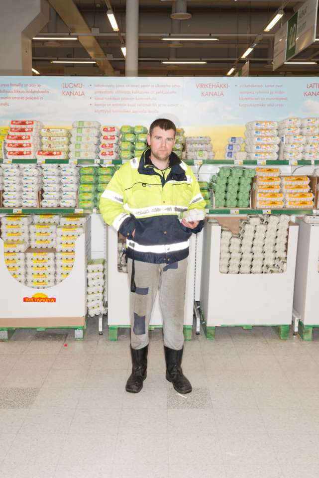 2:27 am Kannelmäki 24h Prisma people is a documentary photography project by Onni Aaltonen